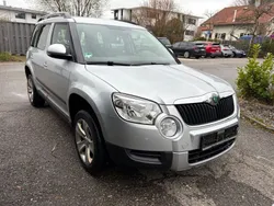 Silber Gebraucht 2013 Skoda Yeti Ambition SUV | 4.450 €