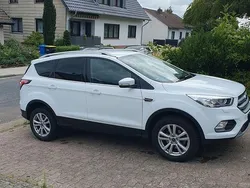 Weiß Gebraucht 2019 Ford Kuga Cool & Connect SUV | 16.200 € (Fairer Preis)