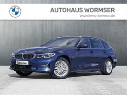 Blau Gebraucht 2022 BMW 330e Luxury Line Kombi | 33.960 € (Etwas zu teuer)