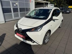 Weiß Gebraucht 2017 Toyota Aygo X-play Kleinwagen | 7.950 € (Etwas zu teuer)