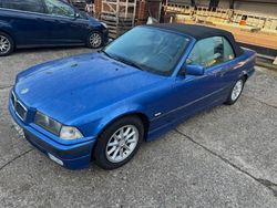 Blau Gebraucht 1998 BMW 320 Cabriolet Cabrio | 10.900 € (Fairer Preis)
