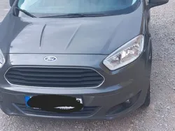 Grau Gebraucht 2017 Ford Tourneo Courier Ambiente Van / Kleinbus | 11.800 € (Fairer Preis)