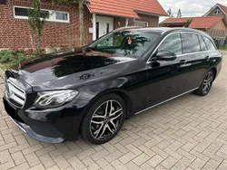 Schwarz Gebraucht 2017 Mercedes E220 Avantgarde Kombi | 19.747 € (Fairer Preis)