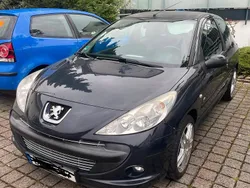 Grau Gebraucht 2012 Peugeot 206+ Kleinwagen | 2.500 € (Fairer Preis)