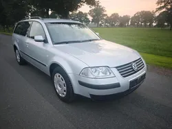 Silber Gebraucht 2002 VW Passat Kombi | 1.700 € (Fairer Preis)