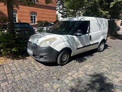 Weiß Gebraucht 2014 Opel Combo Van / Kleinbus | 3.700 €