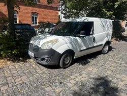 Weiß Gebraucht 2014 Opel Combo Van / Kleinbus | 2.999 €