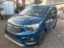 Blau Gebraucht 2018 Opel Combo S Van / Kleinbus | 11.999 €
