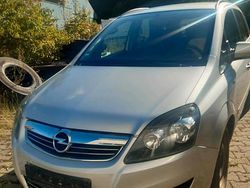 Silber Gebraucht 2012 Opel Zafira Van / Kleinbus | 1.990 € (Guter Preis)