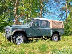 Grün Gebraucht 2015 Land Rover Defender SUV | 34.499 €