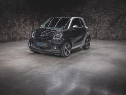 Schwarz Gebraucht 2024 Smart ForTwo Electric Drive Passion Exclusive Coupé | 16.888 € (Etwas zu teuer)