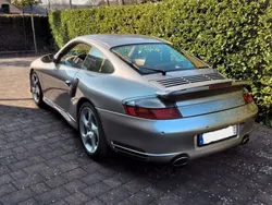 Silber Gebraucht 2001 Porsche 996 Turbo Coupé | 58.911 €