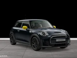 Mini yours enigmatic black Gebraucht 2022 Mini Cooper SE Hatch Kleinwagen | 19.999 € (Etwas zu teuer)