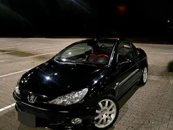 Schwarz Gebraucht 2003 Peugeot 206 CC Cabrio | 2.350 € (Etwas zu teuer)