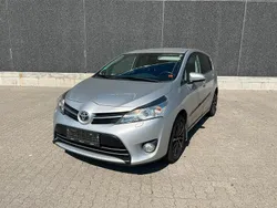 Silber Gebraucht 2017 Toyota Verso Premium Van / Kleinbus | 9.300 € (Fairer Preis)