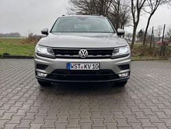 Silber Gebraucht 2016 VW Tiguan Comfortline SUV | 19.289 € (Fairer Preis)