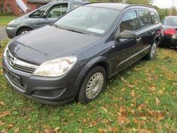 Blau Gebraucht 2010 Opel Astra Kombi | 2.350 € (Guter Preis)