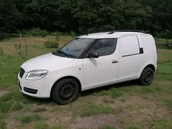 Weiß Gebraucht 2008 Skoda Roomster Abholung | 1.500 €