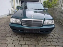 Grün Gebraucht 1998 Mercedes C180 Limousine | 2.900 € (Guter Preis)