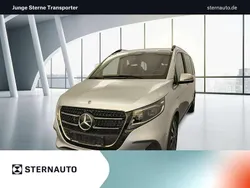 Hightechsilber metallic Gebraucht 2024 Mercedes V220 Style Van / Kleinbus | 60.950 €