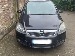 Schwarz Gebraucht 2007 Opel Zafira Van / Kleinbus | 2.000 € (Superpreis)