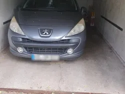 Grau Gebraucht 2009 Peugeot 207 Kleinwagen | 1.500 €
