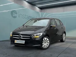 Schwarz Gebraucht 2022 Mercedes B250e Van / Kleinbus | 23.000 € (Fairer Preis)