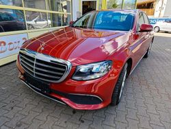 Rot Gebraucht 2016 Mercedes E200 Limousine | 26.850 € (Fairer Preis)
