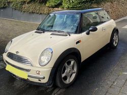 Weiß Gebraucht 2004 Mini ONE Kleinwagen | 1.999 € (Fairer Preis)
