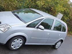 Silber Gebraucht 2005 Opel Meriva Edition Van / Kleinbus | 1.555 € (Superpreis)