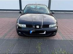 Schwarz Gebraucht 2003 Seat Leon Stella Limousine | 999 € (Fairer Preis)