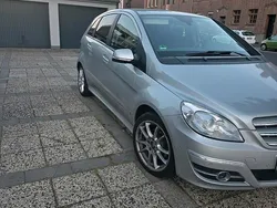 Silber Gebraucht 2010 Mercedes B180 Van / Kleinbus | 5.800 € (Fairer Preis)