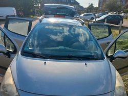 Silber Gebraucht 2008 Peugeot 207 Kombi | 1.900 €