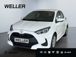 Weiss Gebraucht 2023 Toyota Yaris Comfort Kleinwagen | 13.680 € (Guter Preis)