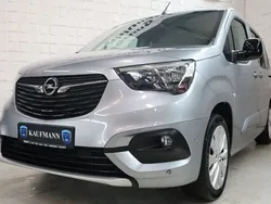 Kontrast grau/quarz silber Gebraucht 2021 Opel Combo Life Ultimate Van / Kleinbus | 20.890 € (Guter Preis)