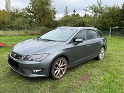 Grau Gebraucht 2015 Seat Leon ST FR Kombi | 6.800 €