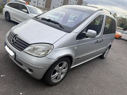 Grau Gebraucht 2002 Mercedes Vaneo Van / Kleinbus | 1.100 € (Etwas zu teuer)