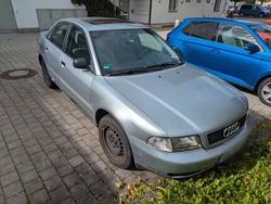 Silber Gebraucht 1995 Audi A4 Limousine | 2.300 €