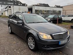 Grau Gebraucht 2010 Mercedes C200 Kombi | 4.000 €