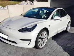 Weiß Gebraucht 2019 Tesla Model 3 Performance Limousine | 25.400 € (Etwas zu teuer)