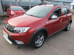 Rot Gebraucht 2018 Dacia Sandero Stepway Kleinwagen | 8.890 € (Fairer Preis)