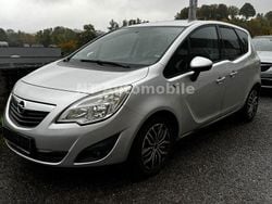 Silber Gebraucht 2011 Opel Meriva Design Edition Van / Kleinbus | 2.499 € (Superpreis)