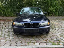 Schwarz Gebraucht 2002 BMW 318 Limousine | 2.500 €
