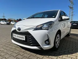 Weiß Gebraucht 2018 Toyota Yaris Limousine | 9.390 € (Fairer Preis)