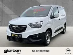 Weiß Gebraucht 2021 Opel Combo Edition Van / Kleinbus | 16.490 € (Fairer Preis)