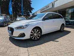 Weiß Gebraucht 2020 Hyundai i30 Premium Kombi | 17.990 € (Fairer Preis)