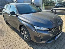 Platinum grau (metallic) Gebraucht 2022 Peugeot 308 Allure Kombi | 24.490 € (Etwas zu teuer)