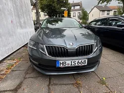 Grau Gebraucht 2018 Skoda Octavia Clever Kombi | 11.000 € (Guter Preis)