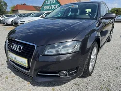 Grau Gebraucht 2012 Audi A3 Sportback Attraction Limousine | 6.700 € (Fairer Preis)