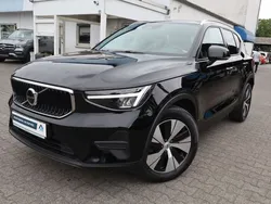 Black solid (stone) Gebraucht 2023 Volvo XC40 Core SUV | 28.980 € (Fairer Preis)
